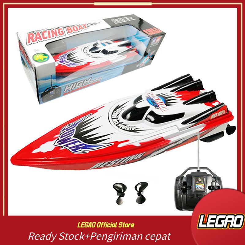 Anak-anak bermain di air remote control perahu model kapal pesiar air mainan tahan air listrik.