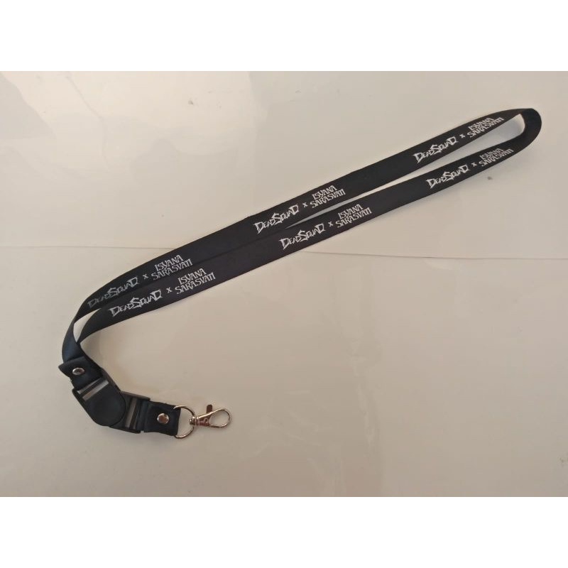 

lanyard DeadSquaD X ISYANA SARASWATI band gantungan kunci band metal / tali lanyard band gantungan leher name tag id card / pods hitam