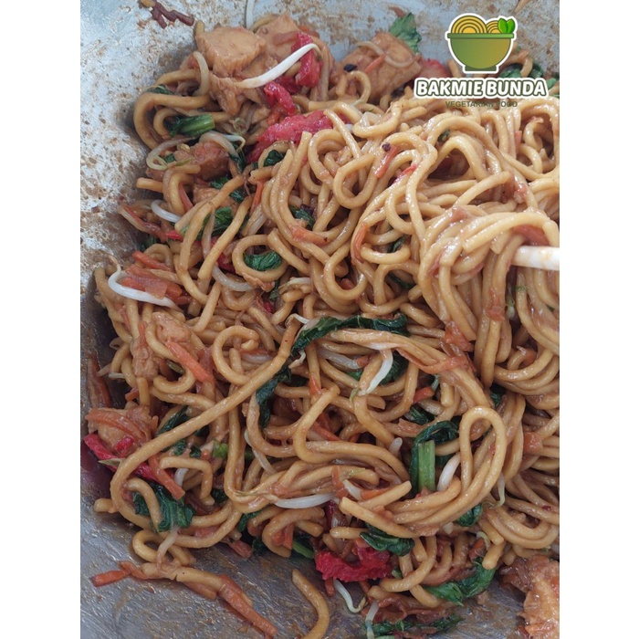 

mie goreng kwetiau goreng vegetarian vegan komplit - non telur