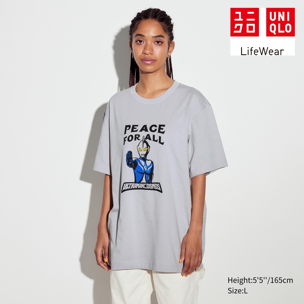 Uniqlo Peace For All T-Shirt Grafis Ultraman Lengan Pendek