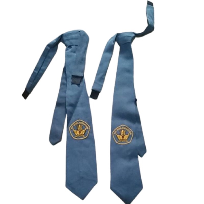 Dasi Abu SMA, Perekat