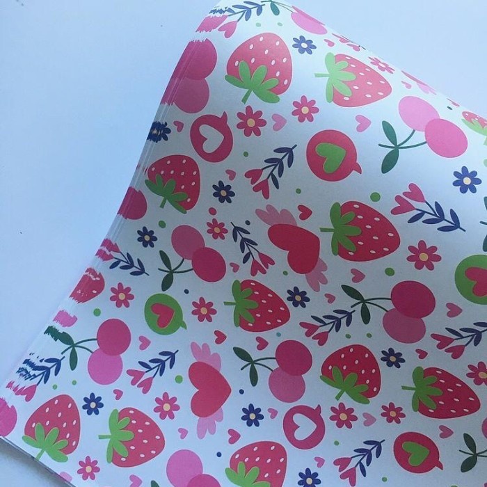 

Kertas Kado Strawberry Gift
