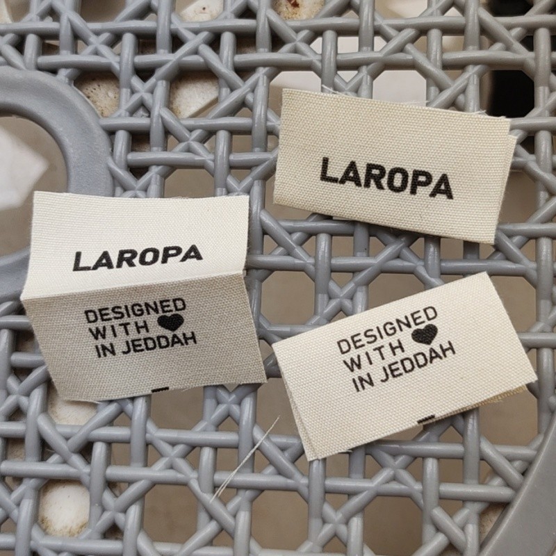 

500pcs Custom Soft Cotton Care Labels 4.5 * 4 cm Center fold natural coton washing label