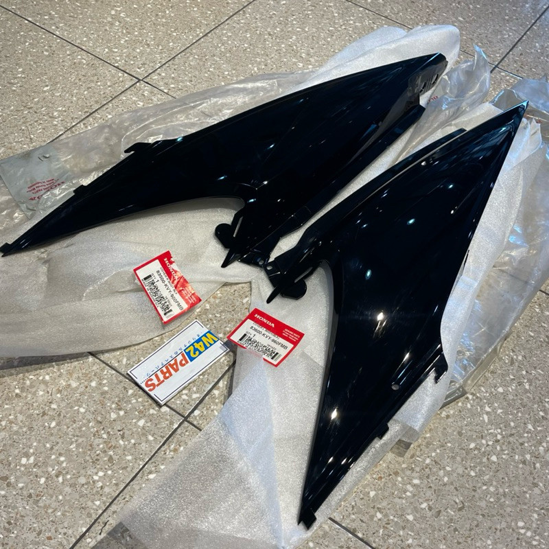 COVER BODY HALUS SAMPING BELAKANG BEAT KARBU SET KANAN KIRI HITAM 83600 83500 KVY 960FMB ORIGINAL AH