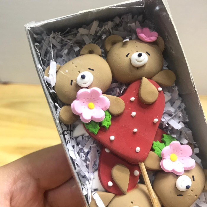 

Promo Bisa COD Gumpaste Valentine Beruang Hati isi 3 Hiasan Dekorasi Kue Teddy Bear