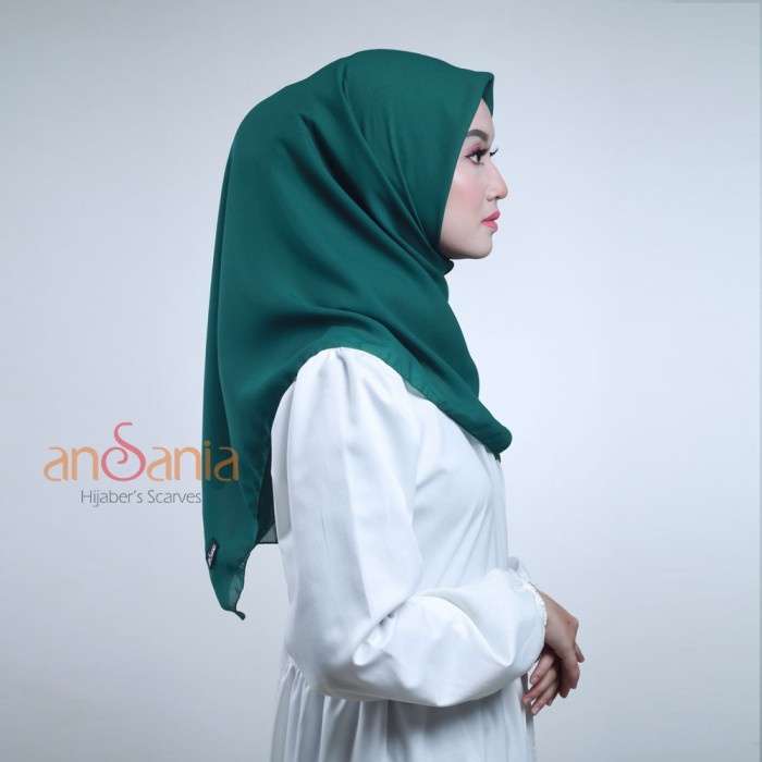 Ansania Hijab Bella Square Warna Hijau Botol Kerudung Segi Empat Polos - Hijau Botol