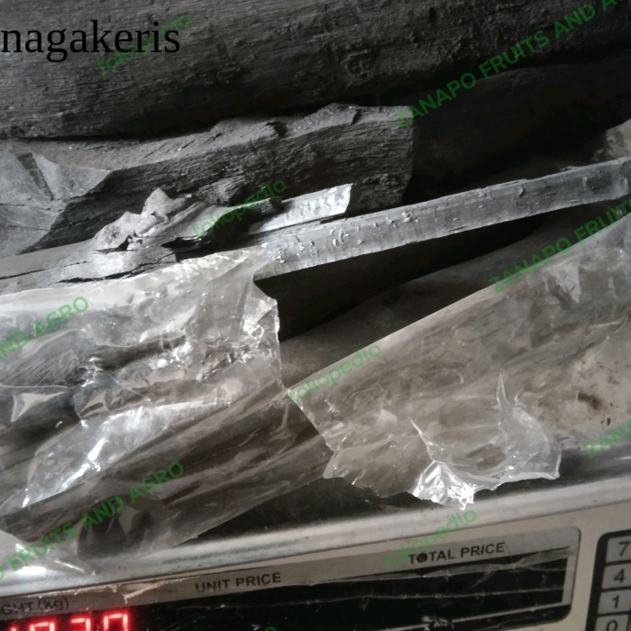 ARANG KAYU BAKAU BERAT 1 KG, Pengiriman DARI MEDAN antik