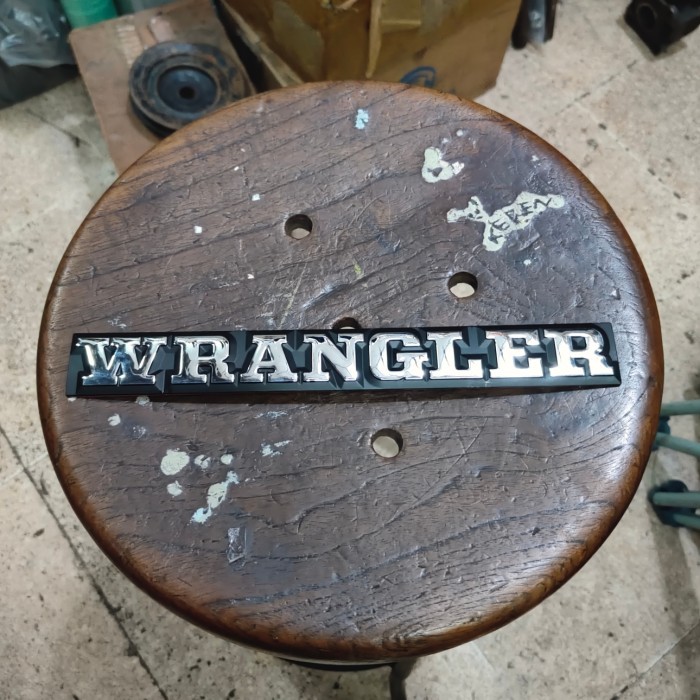 emblem tulisan Wrangler Jeep Wrangler YJ Wrangler TJ