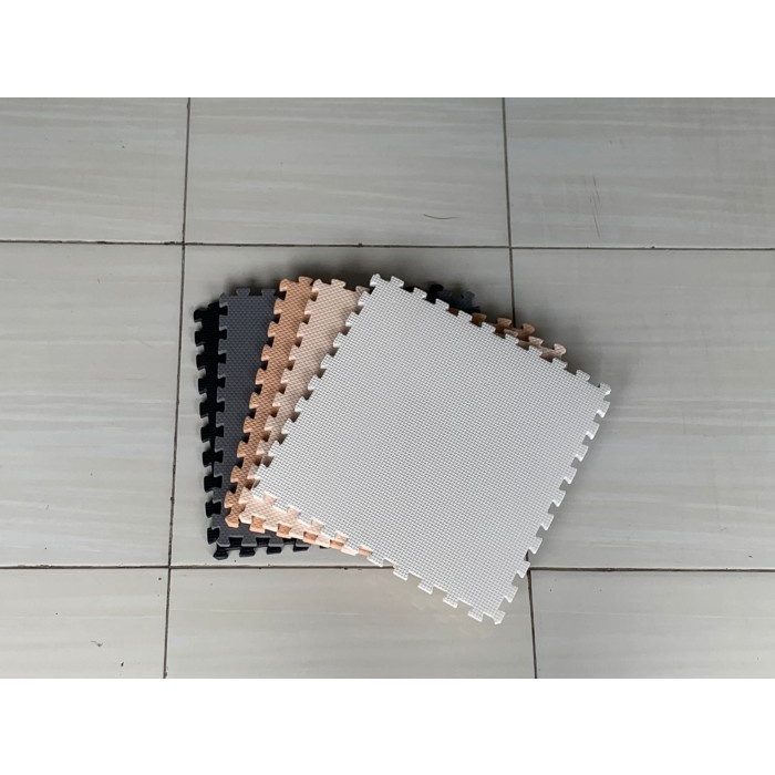 Matras Puzzle Polos 30x30x1 isi 10 pcs/alas lantai / playmat / karpet - Hitam