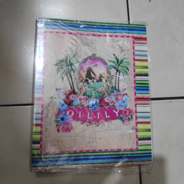 

Binder B5 26 ring oilily/esprit