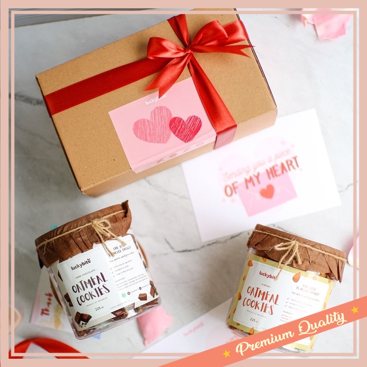 

TERBARU Set Hadiah Hampers Unik Wisuda Ulang Tahun Natal TERMURAH / Valentine Hampers / Hampers Valentine / Kado Valentine / Valentine's Gift - Oatmeal Cookies 2 Jar + FREE Greeting Card + Pita