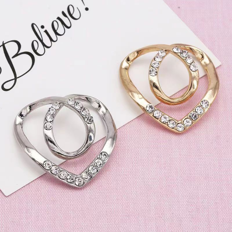 Bros Pin Desain LOVE minimalis Aksesoris Scarf Syal Wanita /Bros pin