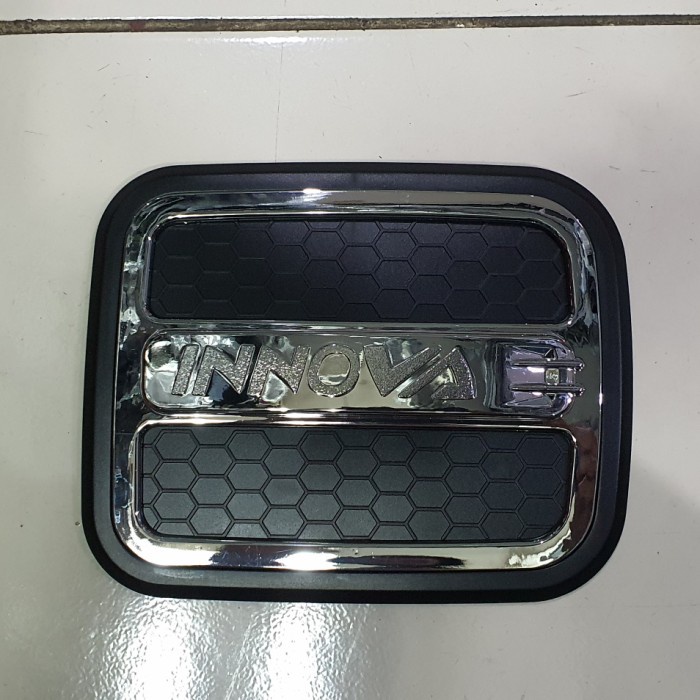 Tank cover hitam luxury Innova lama 2004-2007. Aksesoris mobil