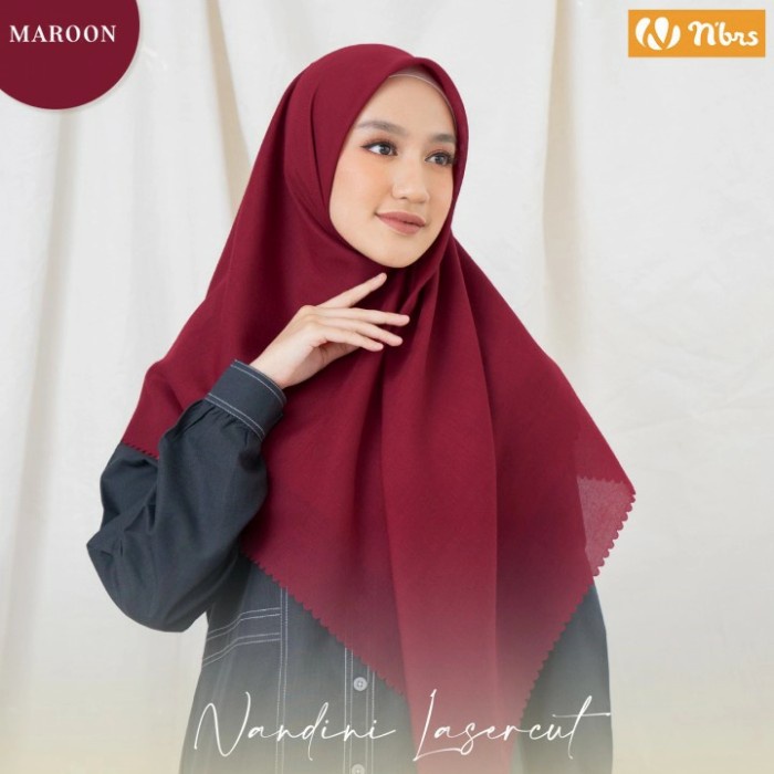 Nibras Hijab Nandini Lasercut Warna Merah Marun Jilbab Segiempat Polos - Merah Maroon