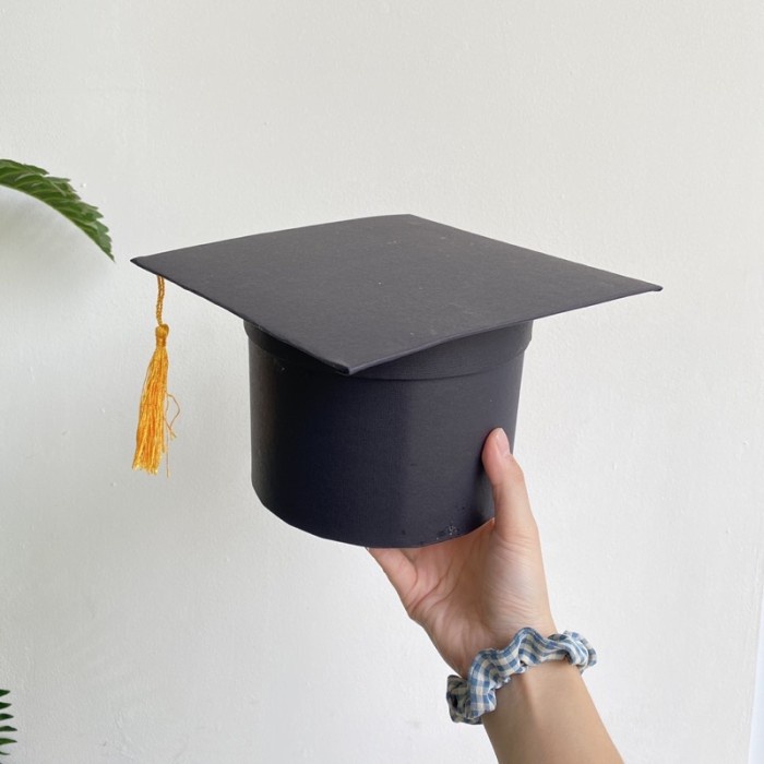 

Bloom Box Topi Wisuda / Graduation Kotak Bunga Bulat - Box 10x10