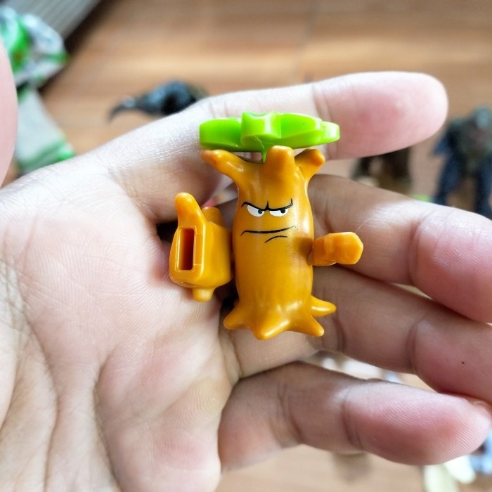 Figure Pohon Kinder Toys - Mini Toys