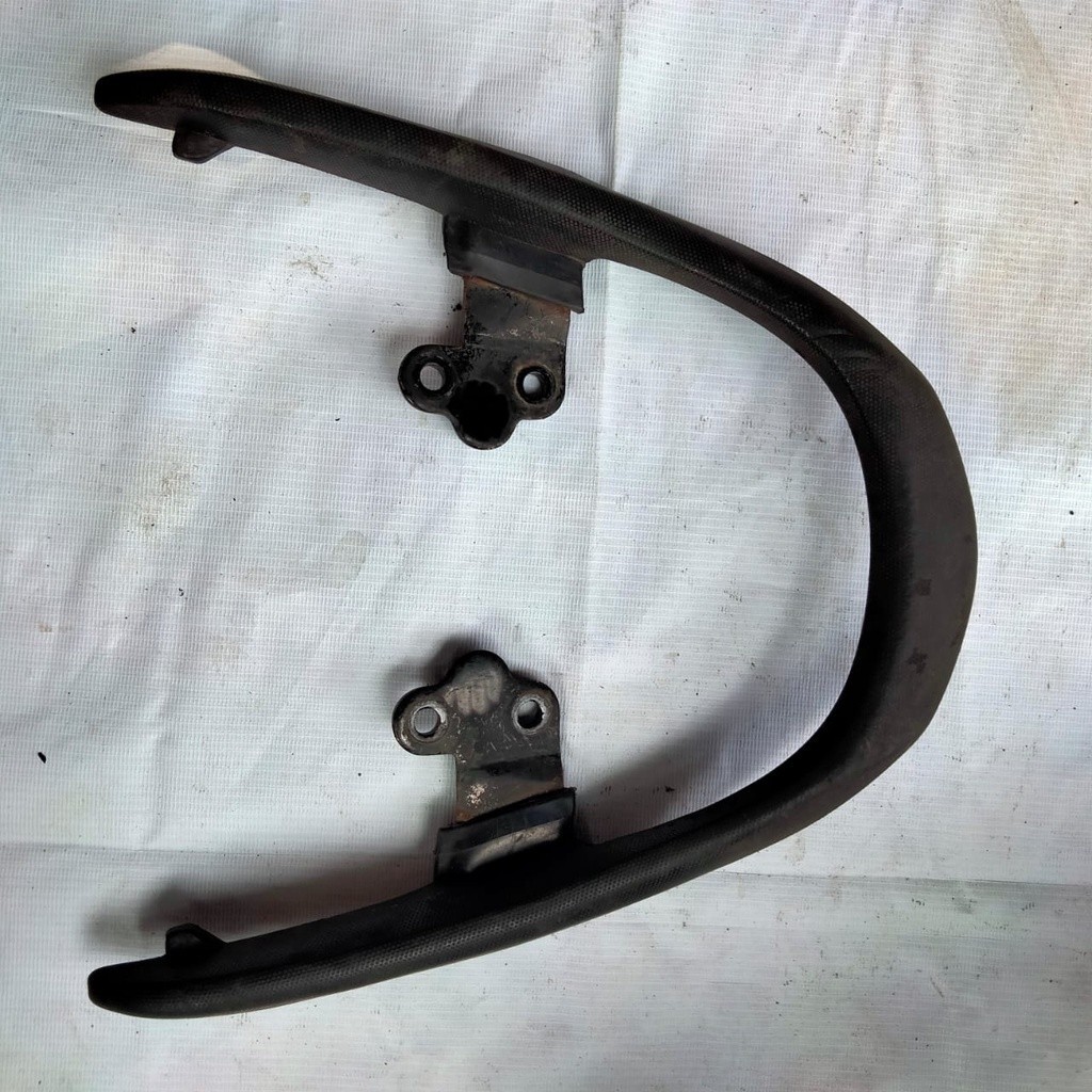 Behel jok motor begel pegangan tangan belakang sadel jok honda revo absolute revo 110 original