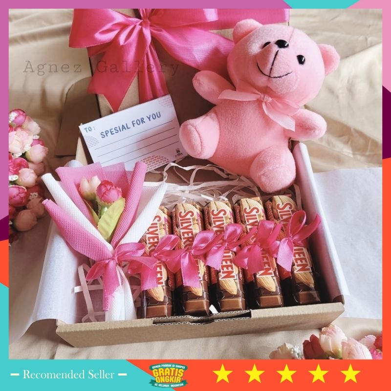 

Hampers Valentine buat pacar teman bestie suami istri kekasih / Hampers Coklat / Hampers Boneka / Kado Valentine / Kado Ulang Tahun / Gift Box / Coklat Silverqueen Chunky