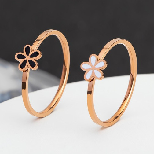 Cincin bunga aster kecil warna hitam dan putih Cincin manis wanita Aksesoris busana