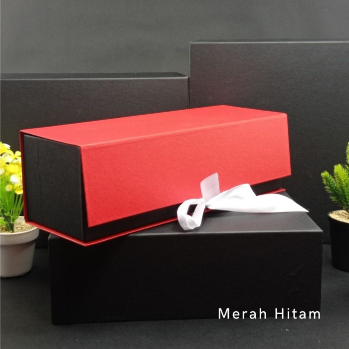 

Kotak Wine Exclusive ukuran 33.5 cm x 12 cm x 11 cm - Merah