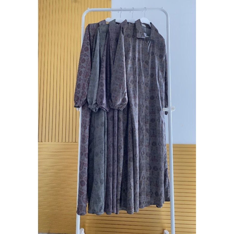 Gamis Armani Silk Motif Semi Batik-Baju Lebaran