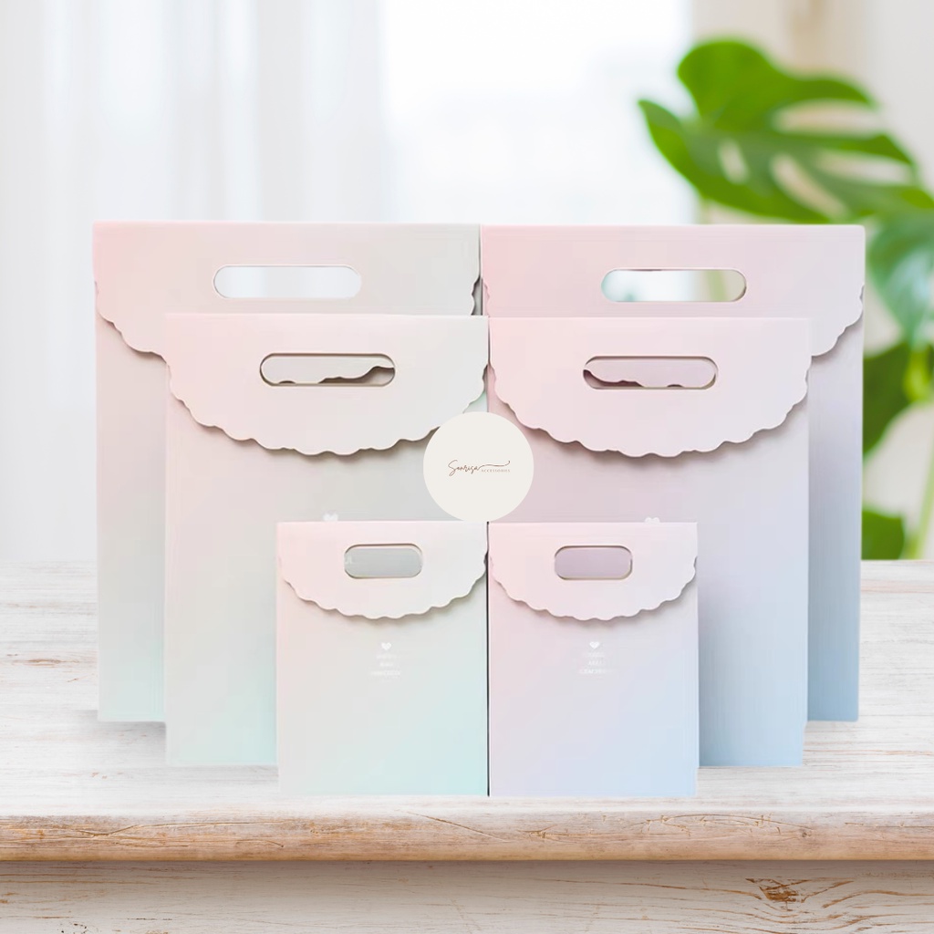 

Paper Bag Gradasi / Goodie Bag / Gift Bag Motif / Tas Kado Ulang Tahun / Souvenir Bag