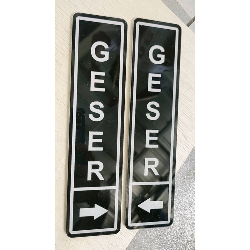 

Plat Akrilik Geser | Sign Label Akrilik Geser Kanan Kiri | Tinggal Pasang