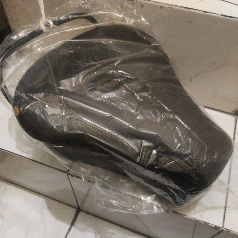 Jok Depan Vespa Super Sprint Kaki 3 MG Original