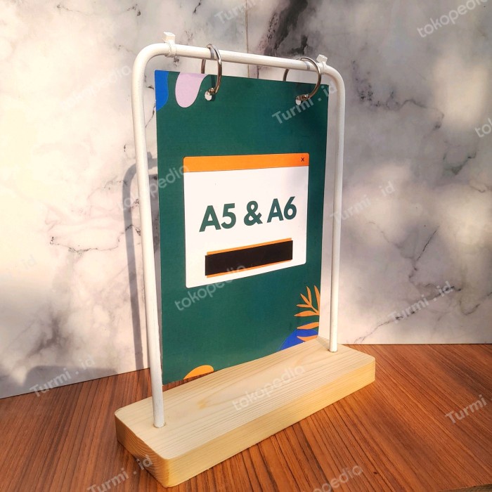 

Tempat Menu Holder Menu / Nomor meja / stand menu kayu stand kalender - A6 black doff