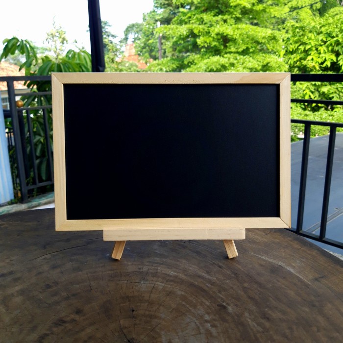 

Papan tulis kapur mini black board dengan stand bracket - 20x30 cm