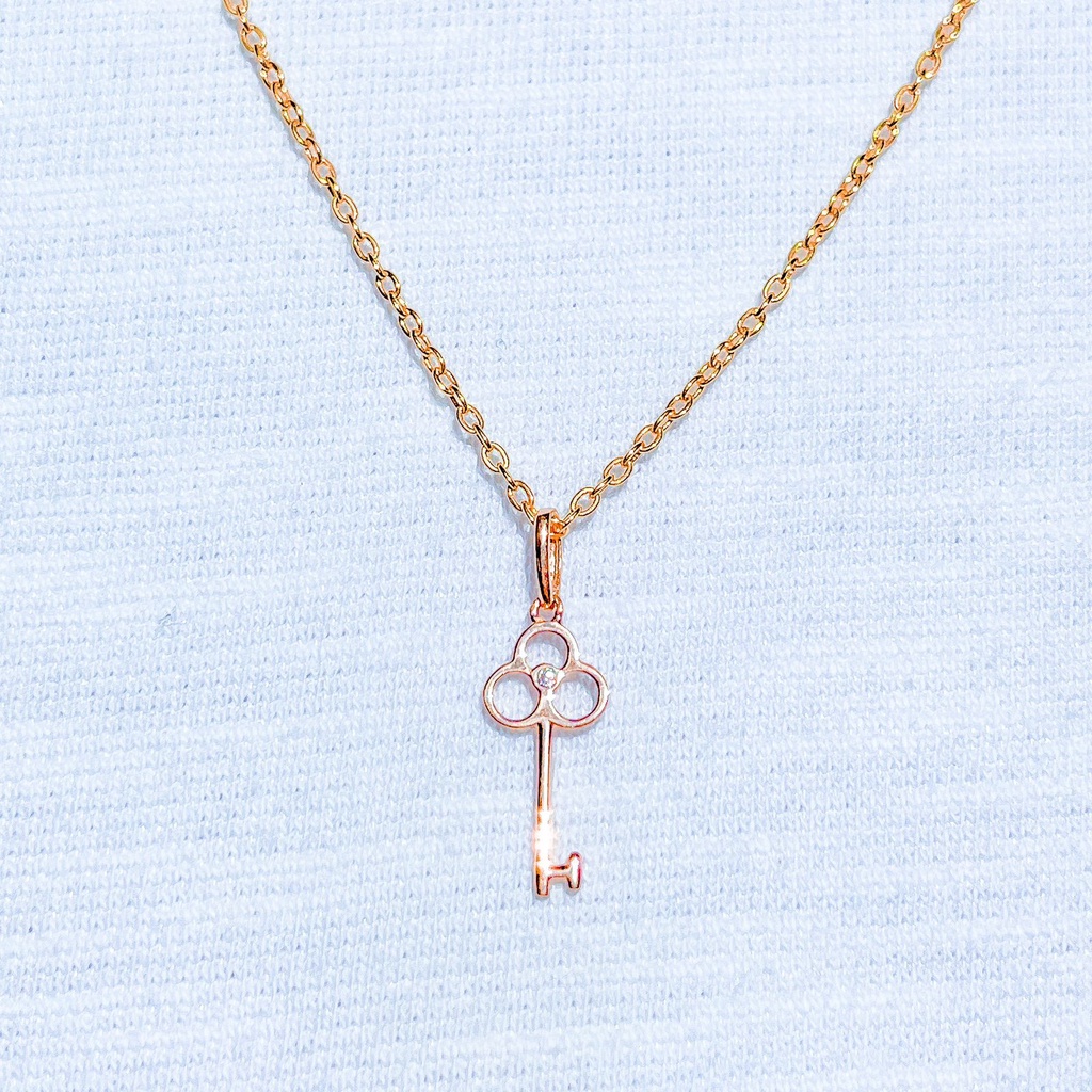 Liontin kunci anak dan dewasa emas asli kadar 750 75 17k rosegold key aesthetic permata mainan kalun