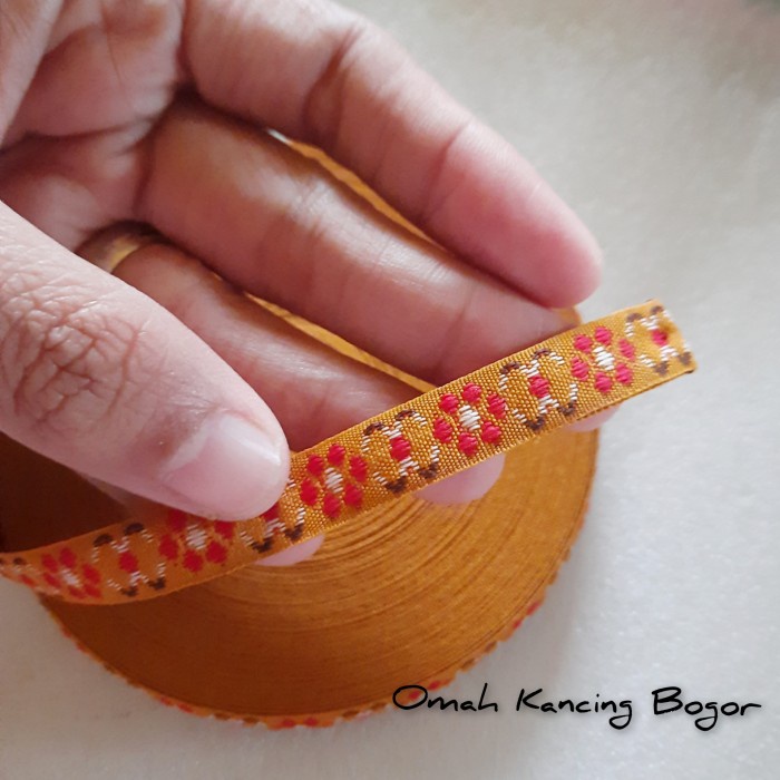 Cokelat | Renda Pita Motif Bunga Segi 6 | Lebar 1cm | Renda Kain