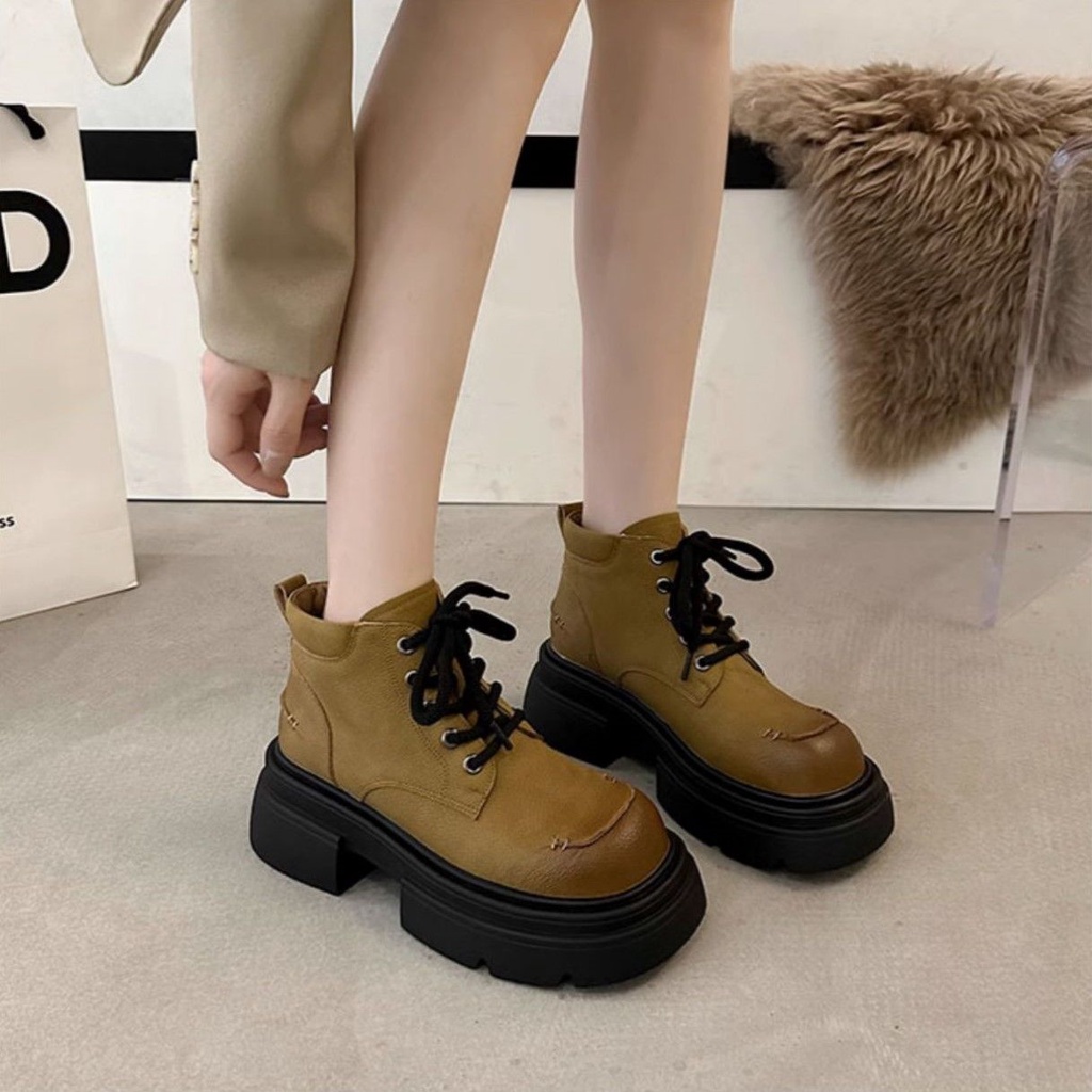 Retro Martin Boots Wanita Tebal Bawah Lebih Tinggi Hantaman Kasual Seratus Sepatu Pendek Inggris