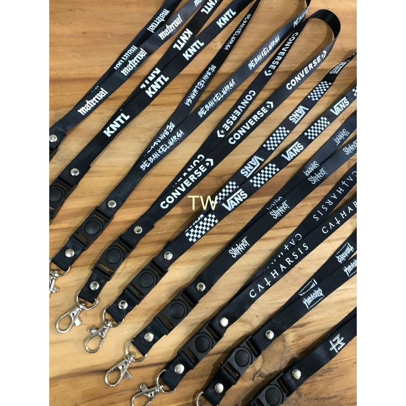 

LANYARD SERBAGUNA ,gantungan hp, karet oring , name tag