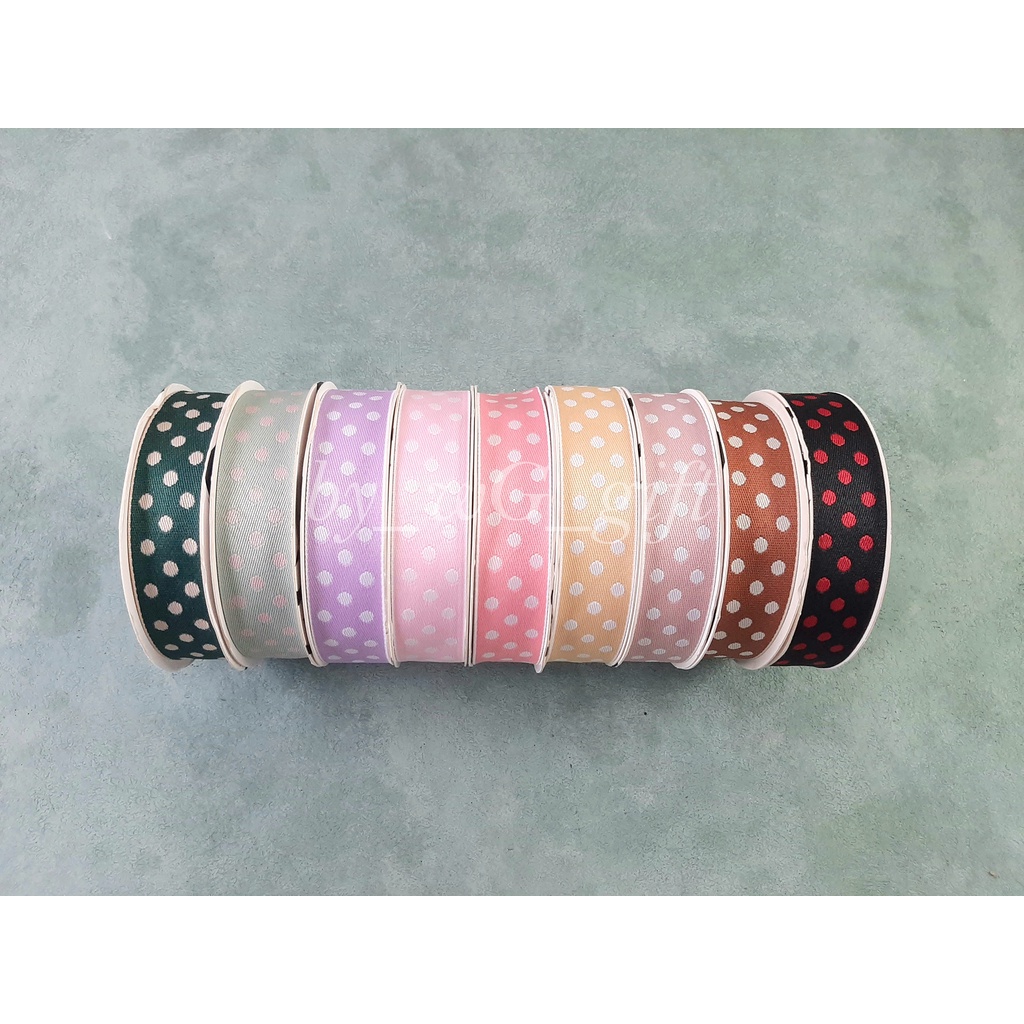 

Pita Polkadots; Mix Motif; Lebar 2.5cm; Panjang 15 Yard