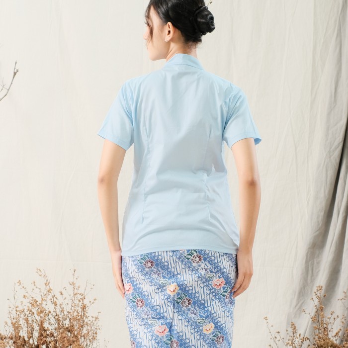 

Kebaya Kutubaru 2 in 1 Lengan Pendek Meradelima Katun Jepang Biru Muda - S