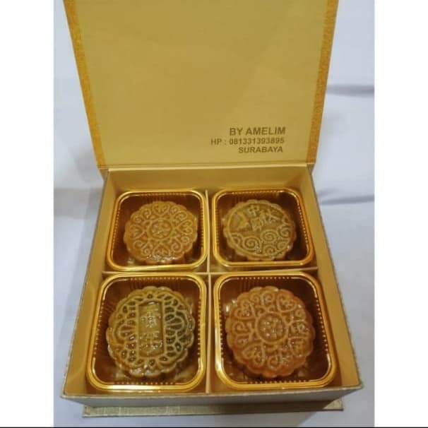 

Mooncake moon cake kue bulan Ame Lim - Mix telur