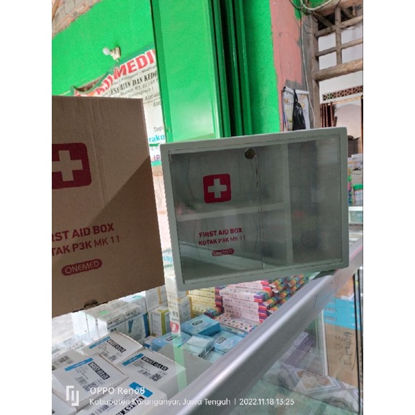 Kotak p3k dinding onemed