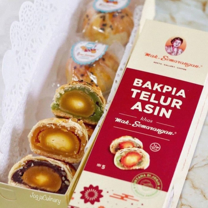

Bakpia telur asin mak semarangan oleh-oleh khas jogja