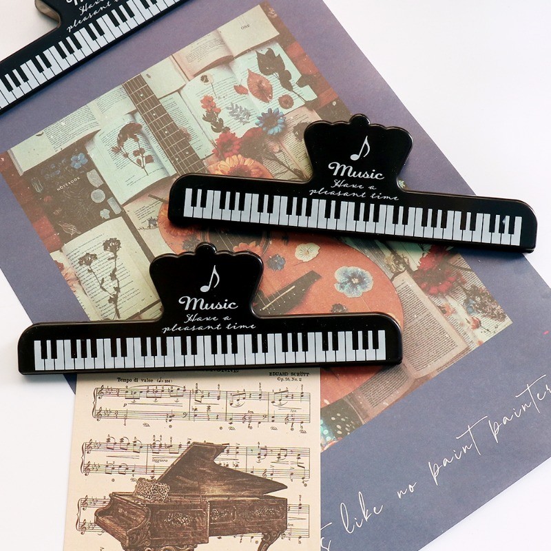 

1pcs Music Clip Music Sheet Holder Clip for Piano Music Book Page Holder Bookmark Sheet Keyboard Stands and Books Adorable Page