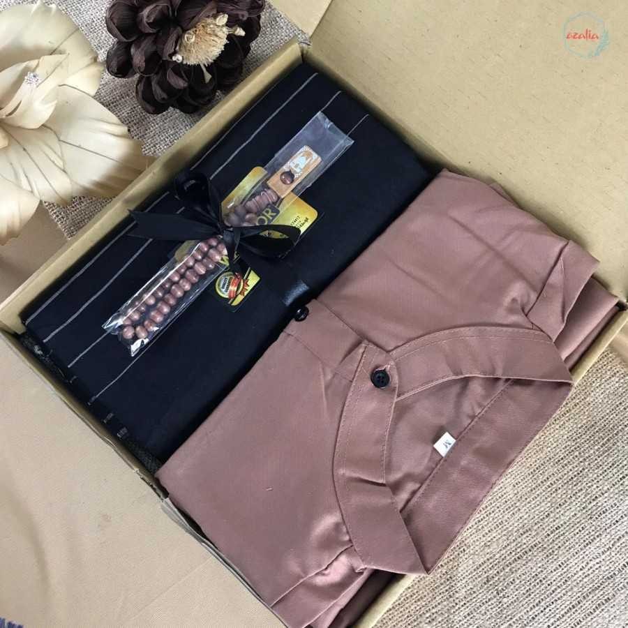 Hampers Gift Box Cowok Cakep Baju Koko + Sarung Kado Cowok Kado Ulang