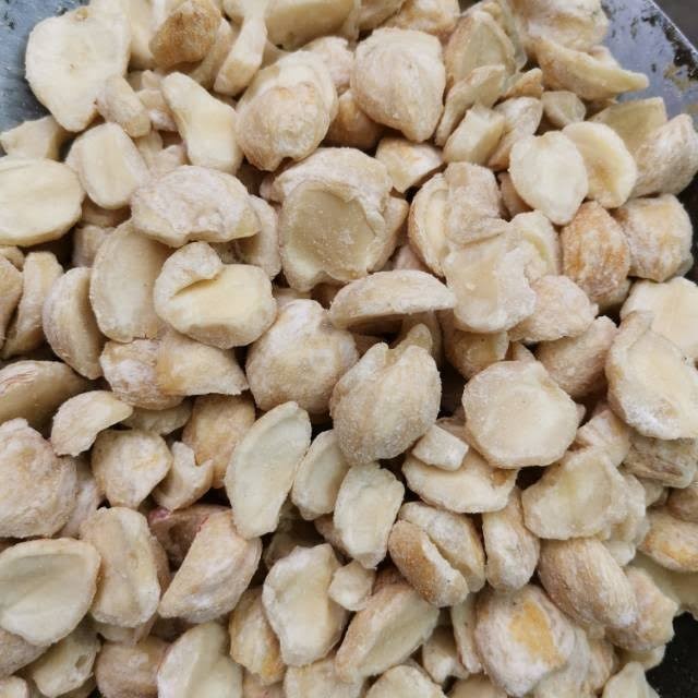 

Kemiri Pecah - 100 gram