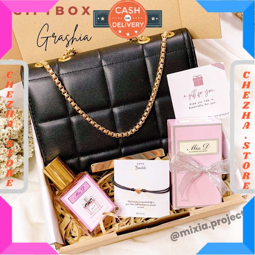

BINGKISAN KADO ULTAH PASANGAN PACAR ISTRI MANTAN ISIAN MINI DAN BESAR / Giftbox Kado Hampers Tas Cewek Wisuda Ulangtahun Anniversary / BONUS GIFT CRAD UCAPAN