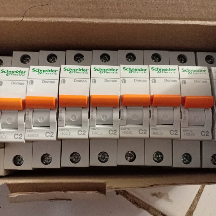 Mcb schneider 2A / 4A snider sneder mcb MCB merlin gerin original DT