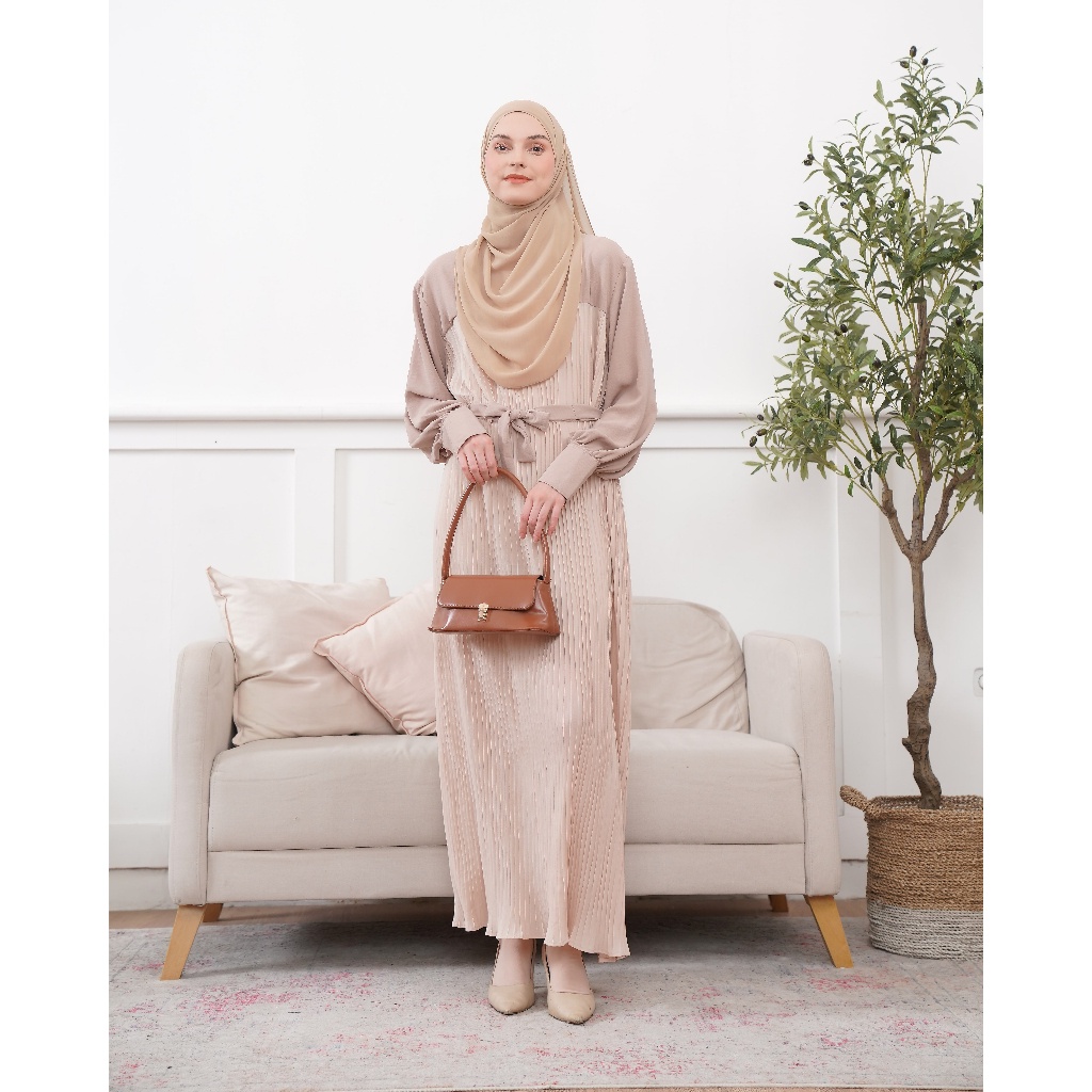 Medina Maureen-Gamis Wanita Polos Jumbo Bahan Plisket Import Mix Crinkle Cream Basic Dress Mewah