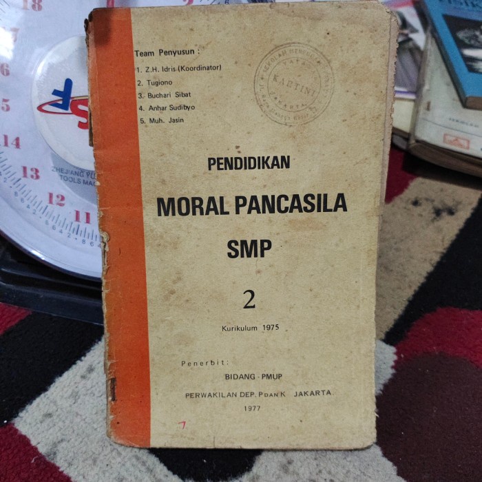 PENDIDIKAn moral Pancasila SMP 1975