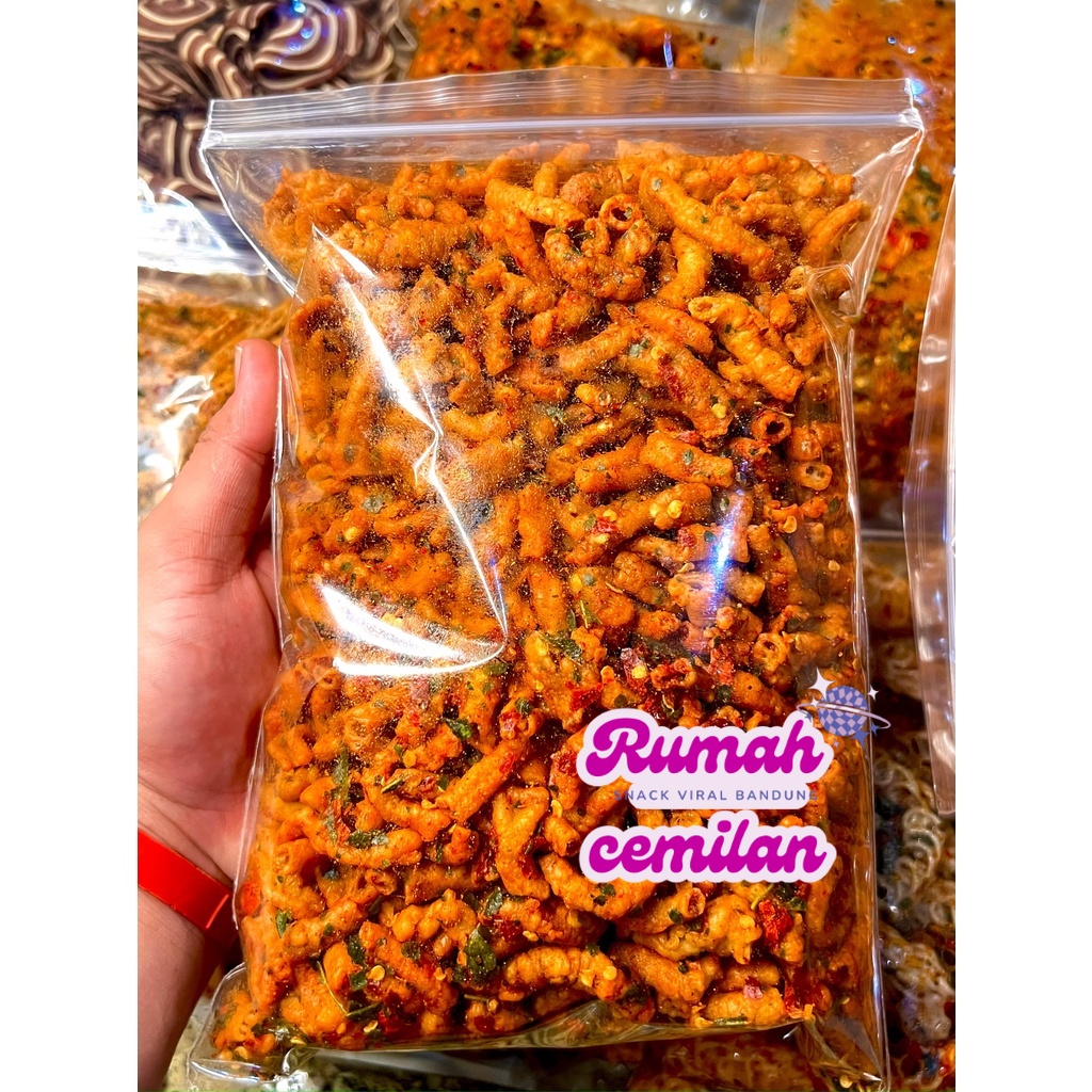 

250gram KERIPIK USUS AYAM CRISPY PEDAS DAUN JERUK - RUMAH CEMILAN