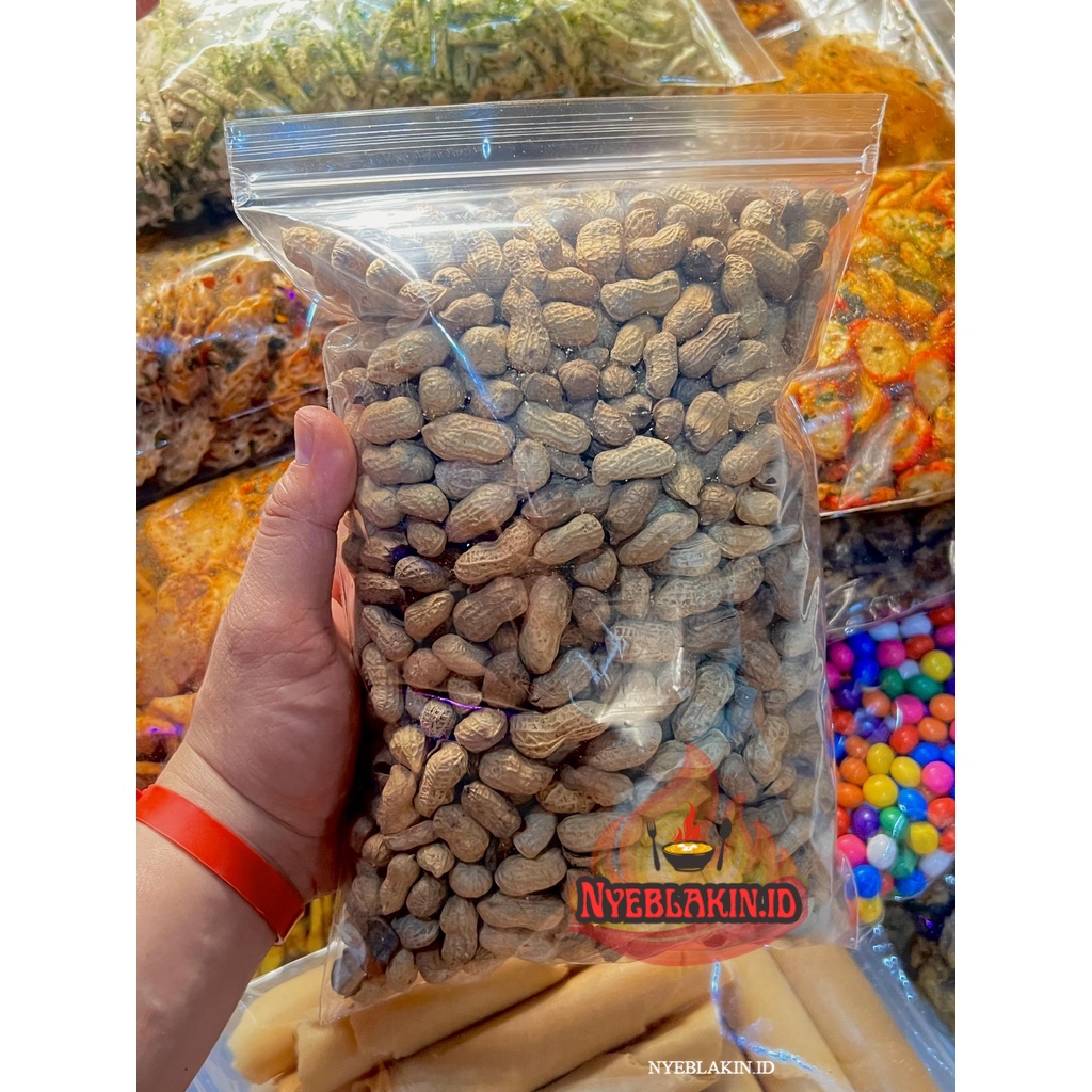 

KACANG KULIT SANGRAI MADURA 250 GR _ NYEBLAKIN ID