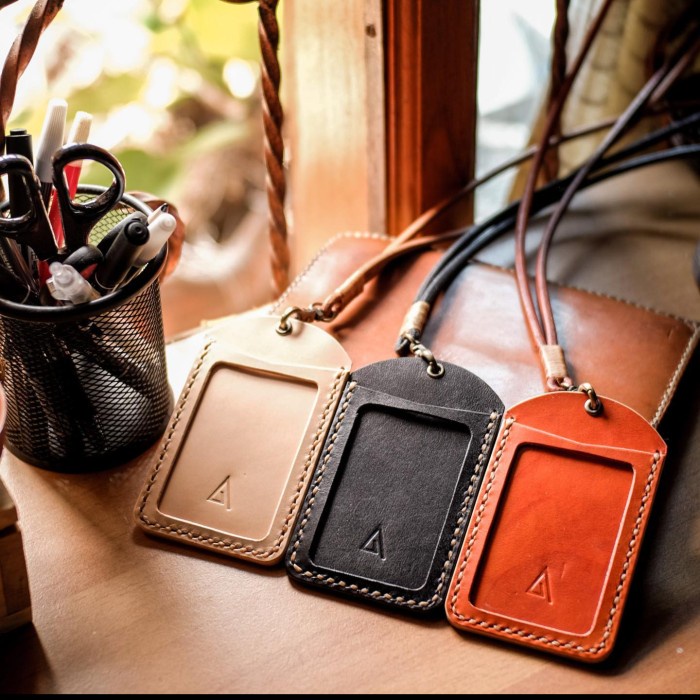 

Leather ID card holder - Natural