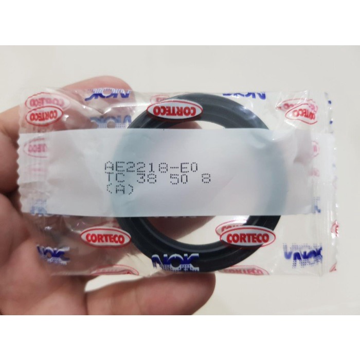 OIL Seal TC5 38 50 8 . TC 38 X 50 X 8 JEPANG NBR -BC92